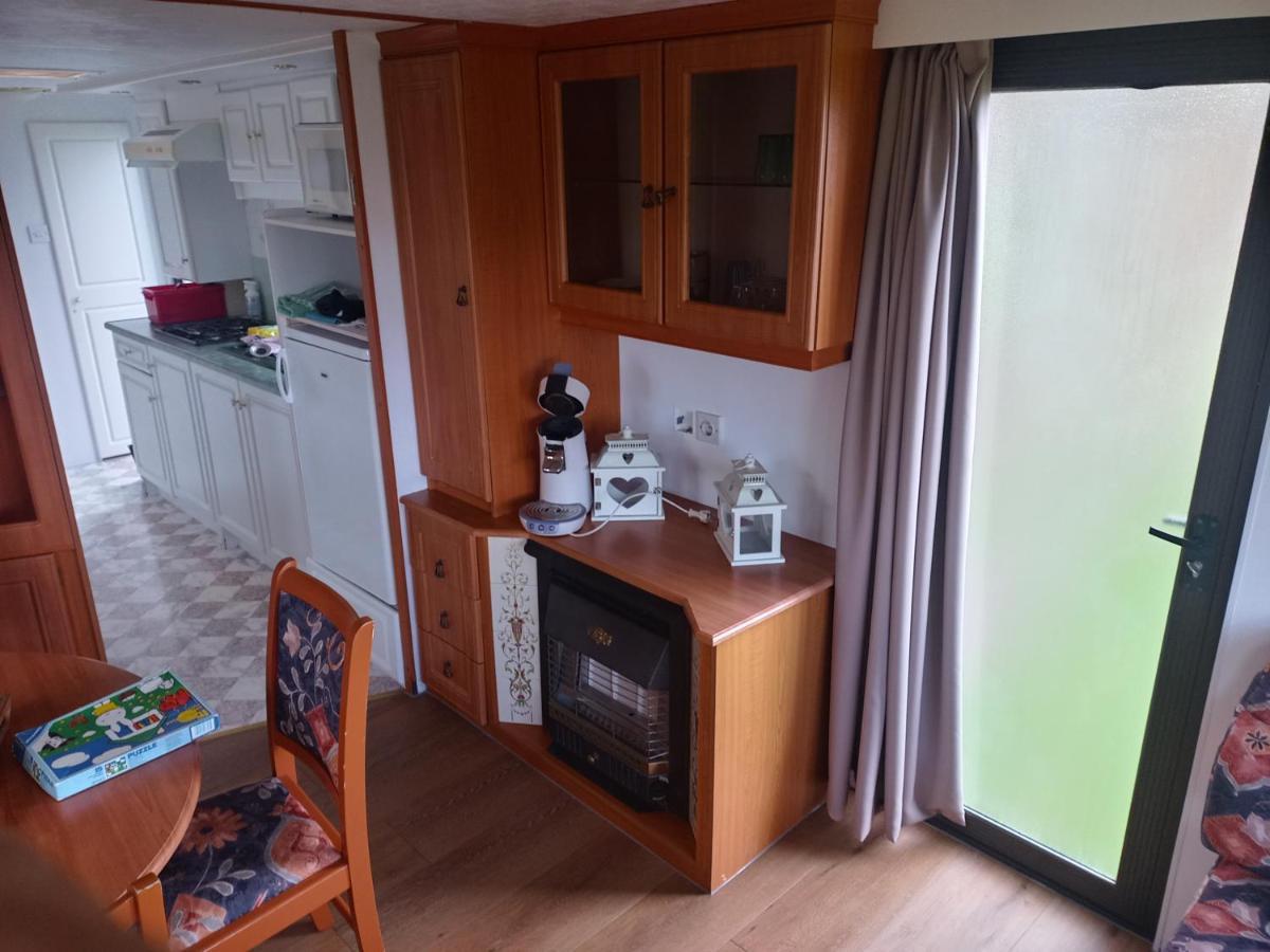De Boerenskuur..Chalet.. Assendelft エクステリア 写真